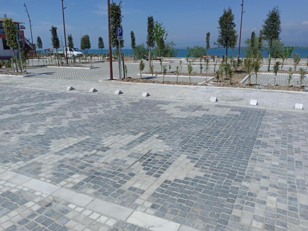 Hotel Restaurant Univers Shkoder Exterior photo